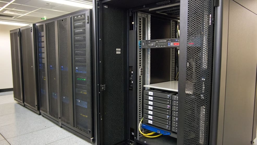 What Is the IBM 9306 Model 900 23L2551 Cooling System